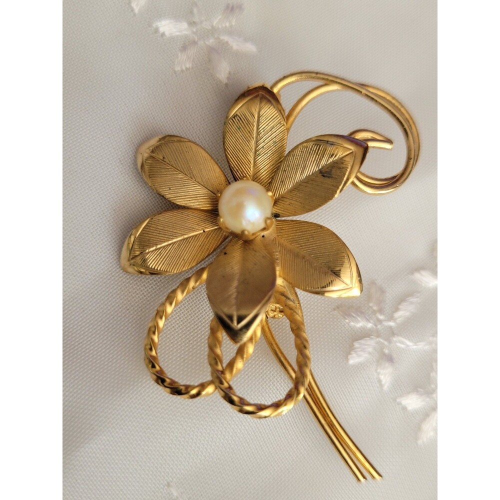 Vintage Brushed Gold Tone Flower Brooch With Faux Pearl In The Center